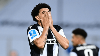 Ναυάγιο ΠΑΟΚ έχασε από την ΑΕΚ των δέκα παικτών!