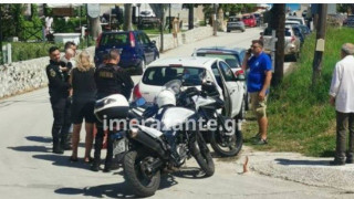 Ζάκυνθος: Η συγκινητική φωτογραφία του αστυνομικού με το μωρό που ήταν κλεισμένο στο αυτοκίνητο