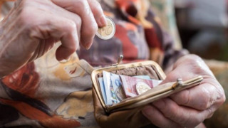 Συνταξιούχοι: Μειώνεται το πέναλτι για όσους εργάζονται