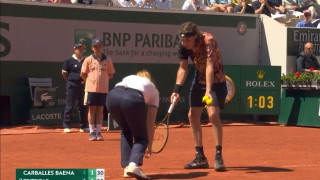 Αποδοκιμασίες και πάλι για τον Στέφανο Τσιτσιπά- ﻿﻿Ανάγκασε τη διαιτήτρια να κατέβει από τη θέση της