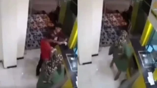 Δυσαρεστημένη πελάτισσα πέταξε χειροβομβίδα σε τράπεζα (vid)