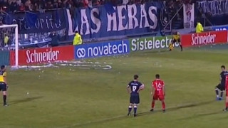 Περίεργη εκτέλεση πέναλτι: Παίκτης έκανε μπρος πίσω, δέχθηκε παρατήρηση και τελικά το έχασε (vid)