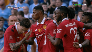 Τελικός FA Cup: Αντικείμενο βρήκε τον Λίντελοφ στο πρόσωπο (vid)