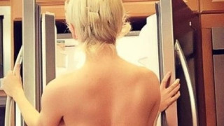 Δίνει έμφαση στο... backdoor! (pic)