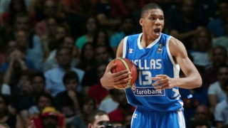 Στο νούμερο τρία της FIBA η τάπα του Αντετοκούνμπο! (video)