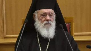 Ιερώνυμος για το κόμμα «Νίκη»: «Η εκκλησία αγαπάει τους πάντες- Όταν γίνεται διάκριση, υπάρχει αρρώστια»