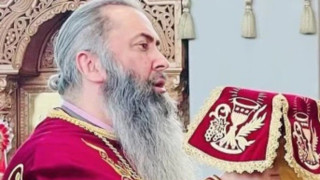 Κατηγορούν Έλληνα αρχιμανδρίτη στην Αυστραλία ότι έκλεβε από δωρεές και πλήρωνε εφαρμογή γνωριμιών για ομοφυλόφιλους