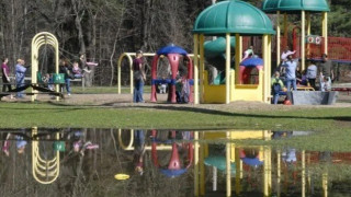 ΗΠΑ: Έριξαν υδροχλωρικό οξύ σε παιδική χαρά!