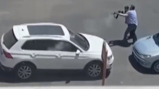 Τουρκία: 25χρονος σκότωσε στη μέση του δρόμου την πρώην σύζυγο και τον πεθερό του - Σκληρό βίντεο