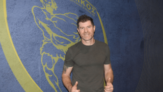 Ο Γκάμπριελ Σούρερ στην άκρη του πάγκου του Παναιτωλικού!