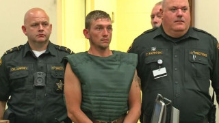 Φρίκη στο Οχάιο: Πατέρας έβαλε στη σειρά τα τρία αγοράκια του και τα εκτέλεσε