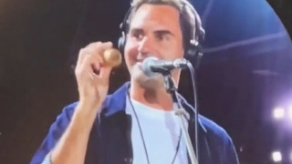 Επικός Φέντερερ: Πήρε το μικρόφωνο από τους Coldplay και ξεσήκωσε το κοινό