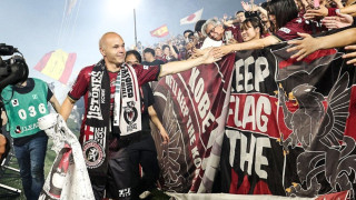 Αποθέωση και συγκίνηση στο αντίο του Ινιέστα στη Βίσελ Κόμπε