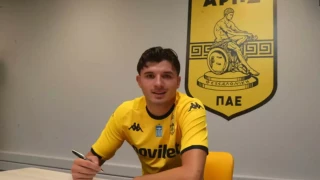 Από τον Άρη στην Ντόρτμουντ Β' ο Αηδόνης