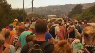 Ρόδος: Η μεγαλύτερη επιχείρηση εκκένωσης που έγινε ποτέ σε πυρκαγιά στη χώρα -Φυγαδεύτηκαν 19.000 άνθρωποι