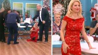 Ελένη Μενεγάκη: Γλίστρησε και έπεσε στο πάτωμα on air! (ΒΙΝΤΕΟ)