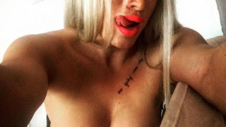 Το «καυτό» facebook της Ντένης Λαζάρου! (pics)