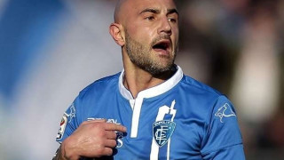 «Κεράστηκε» μπύρα μετά το γκολ ο Μακαρόνε!! (video)