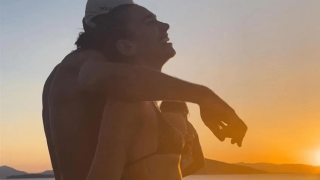 Το «πάει» για μόνιμη κάτοικος Ελλάδας η Dua Lipa: Στην Πελοπόννησο αγκαλιά με τον Γαβρά