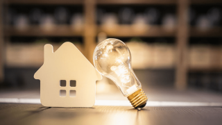 Ρεύμα: Νέες «χειμερινές» αυξήσεις στα τιμολόγια