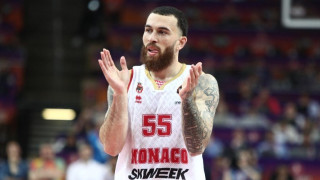 Τζέιμς: «Δε συμφώνησα με κανέναν, οπότε μένω εδώ»