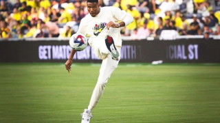 Γιάννης Αντετοκούνμπο: Το ποδοσφαιρικό σόου πριν την αναμέτρηση με την Ίντερ Μαϊάμι του Μέσι