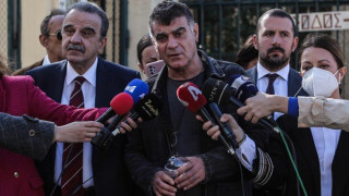 Βαξεβάνης: «Δεν θεωρεί η ΝΔ απειλή όσα έγιναν;»