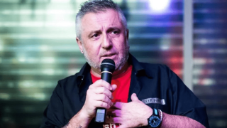 Ο Στάθης Παναγιωτόπουλος σε έξοδο με την σύζυγό του