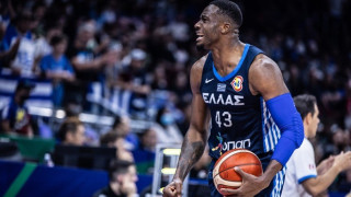 MundoBasket 2023: Το απίθανο καλάθι του Θανάση Αντετοκούνμπο στο Top-10 της δεύτερης ημέρας