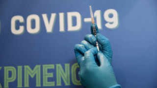 Εμβόλιο AstraZeneca: Αποζημίωση σε ασθενή στην Ελλάδα μετά από σπάνια παρενέργεια