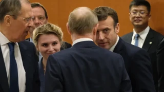 Μακρόν σε Πούτιν: «Δεν έχετε θέση στους Ολυμπιακούς Αγώνες»