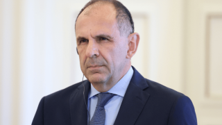 Αγκαλιά και χαμόγελα Γεραπετρίτη - Φιντάν