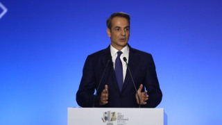 ΔΕΘ 2023 - Συνέντευξη Τύπου Μητσοτάκη: Μοίρασαν γάντια και κουβέρτες στους δημοσιογράφους