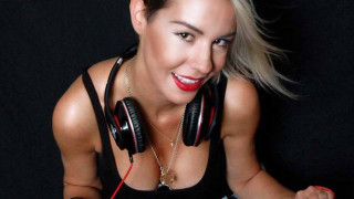 Το τσιφτετέλι της Ράνιας Κωστάκη ανέβασε το θερμόμετρο στα ύψη! (vid)