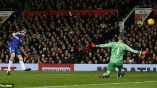 Έπιασε κορυφή η Άρσεναλ - Λευκή ισοπαλία στο ντέρμπι του «Ολντ Τράφορντ» (vds)