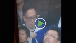 Άλλαξε ομάδα την ώρα του αγώνα! (vid)