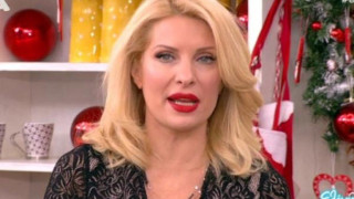 Το «καυτό» σκίσιμο στο φόρεμα της Μενεγάκη! (vid & pics)