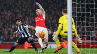 Με το δεξί και μόνη στην κορυφή η Άρσεναλ - Rooney is back! (videos)