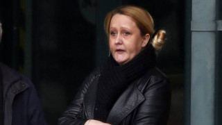 Αχόρταγη μητέρα ντόπαρε 15χρονο για αχαλίνωτο σεξ!