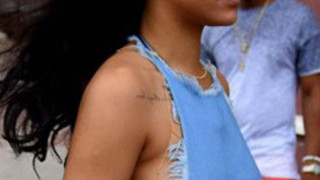 Πασίγνωστη τραγουδίστρια κυκλοφορεί χωρίς σουτιέν! (Pics)