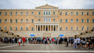 Στήριξη 1 δισ. στα νοικοκυριά: Τα 13 νέα μέτρα για την αύξηση του εισοδήματος -Τι ισχύει για τις συντάξεις