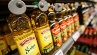 Ελαιόλαδο: Οι κλοπές έφεραν αντικλεπτικά στα σούπερ μάρκετ