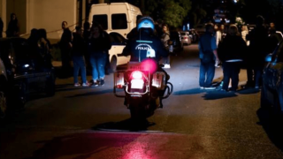 Άγριος καυγάς στο Ωραιόκαστρο με μαχαίρια και καδρόνια – Παρενόχλησαν και κοπέλες