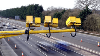 Πρόστιμο - ρεκόρ 121.000 ευρώ για 76χρονο οδηγό - Για ποια παράβαση πρέπει να πληρώσει ακριβά