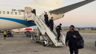 Ταλαιπωρία και καθυστέρηση στην άφιξη για την αποστολή της Άϊντραχτ (vid)