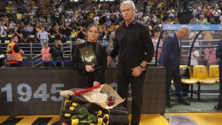 Συγκίνηση για τον Ιωαννίδη στο «Παλέ», παρούσα η κόρη του