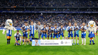 Οι παίκτες της Εσπανιόλ βγήκαν με 11 σκυλάκια από καταφύγιο που ψάχνουν σπίτι!