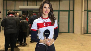 Τουρκία: Καυτή παρουσιάστρια πανηγύρισε την πρόκριση στο Euro