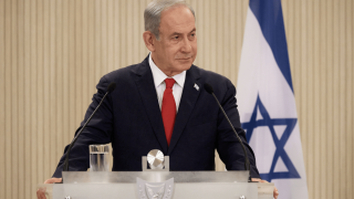 Κατηγορούν τον γιο του Νετανιάχου πως βρίσκεται στο Μαϊάμι εν μέσω πολέμου με τη Χαμάς