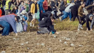 Τσεχία: Influencer πέταξε 1 εκατομμύριο δολάρια από ελικόπτερο!